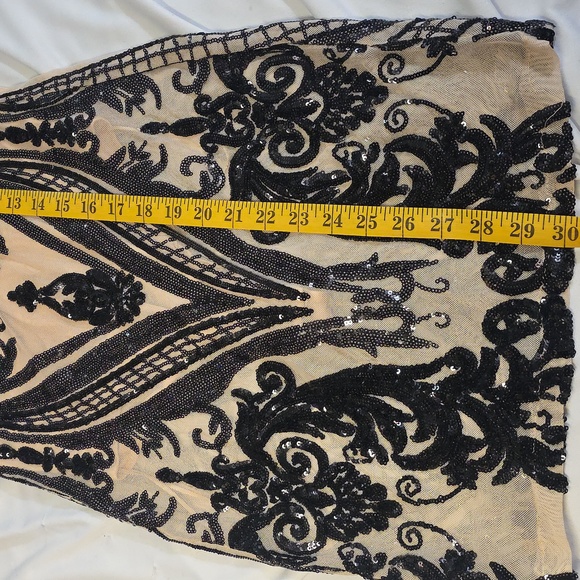 Banjul Black and Cream Backless Dress - Picture 10 of 10